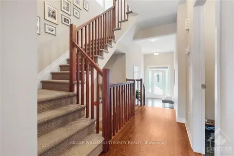 523 KNOTRIDGE St, Orleans - Convent Glen and Area, ON K1W 0C5