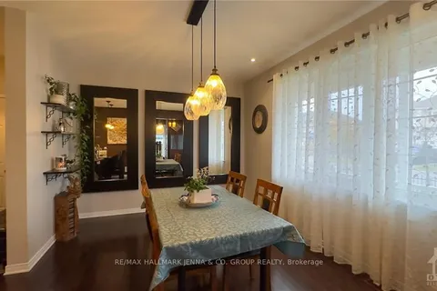 755 OAKGLADE Ave, Kanata, ON K2M 0B5