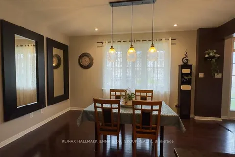 755 OAKGLADE Ave, Kanata, ON K2M 0B5