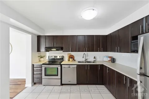 324 BALINROAN Cres, Barrhaven, ON K2J 3T7