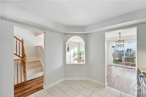 324 BALINROAN Cres, Barrhaven, ON K2J 3T7