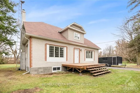 1015 LABROSSE Street, ON K0B 1P0