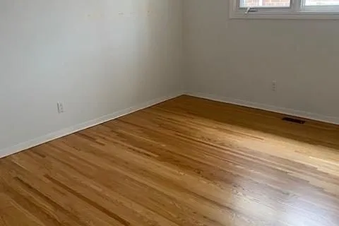 7 WESTPARK Dr, Blackburn Hamlet, ON K1B 3H8