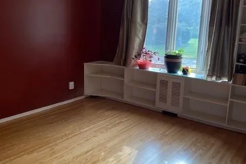 7 WESTPARK Dr, Blackburn Hamlet, ON K1B 3H8