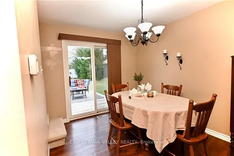 53 JOSEPH St, Laurentian Hills, ON K0J 1J0