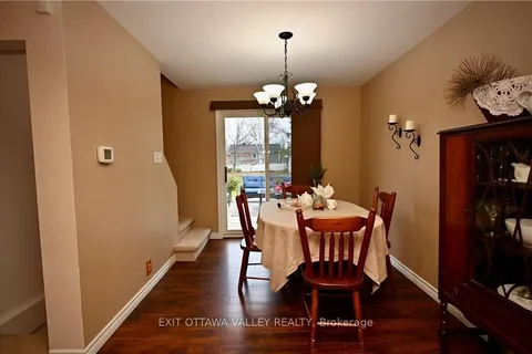 53 JOSEPH St, Laurentian Hills, ON K0J 1J0