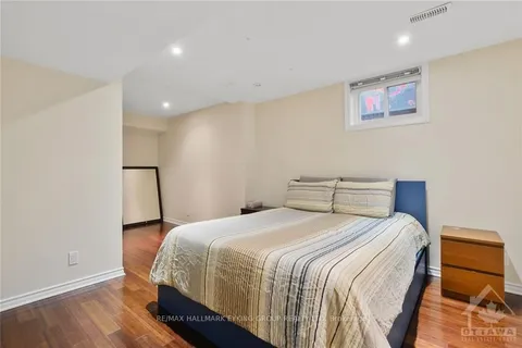 314 FLORA St, Ottawa Centre, ON K1R 5S3