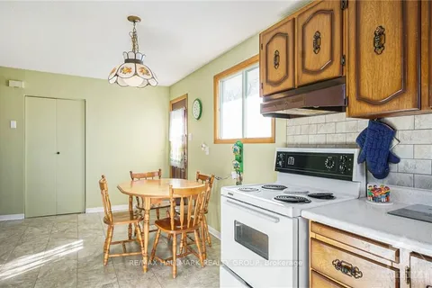 12 HAGGART St, Perth, ON K7H 2Z4