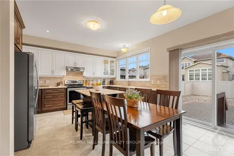 379 ANDALUSIAN Cres, Kanata, ON K2V 0C3
