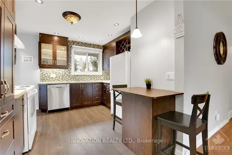 2568 HANLON Ave, Britannia Heights - Queensway Terrace N and Area, ON K2B 7X4