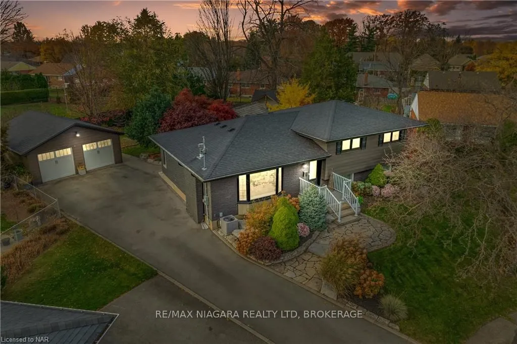 6797 GLENGARY St, Niagara Falls, ON L2J 1L7