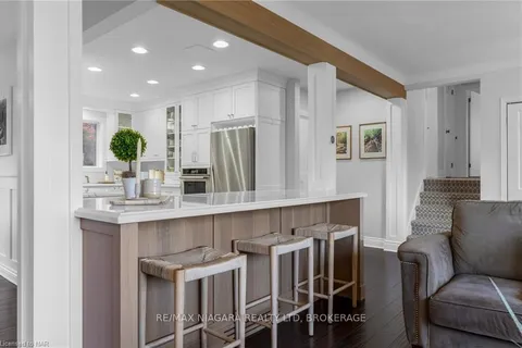 6797 GLENGARY St, Niagara Falls, ON L2J 1L7