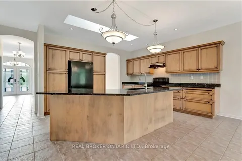 31 Hoodless Crt, Brantford, ON N3T 0A8