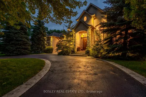 115 Rosemary Lane, Hamilton, ON L9G 2K4