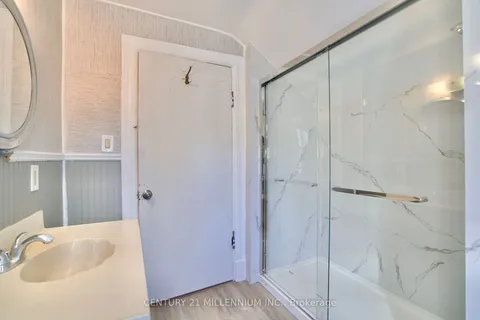 41 Chalmers St, Cambridge, ON N1R 5B6