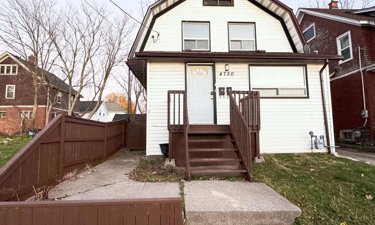 4750 Saint Lawrence Ave, Niagara Falls, ON L2E 3X9