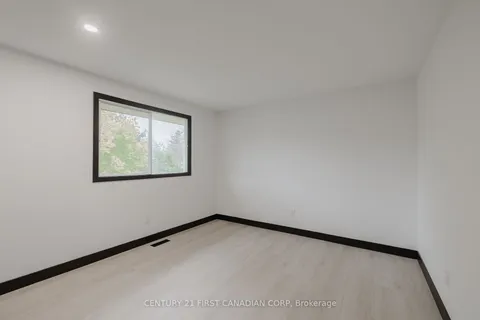 58 Greenfield Dr, London, ON N6E 1M7