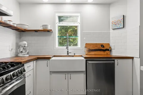 136 LANGARTH St, London, ON N6C 1Z5