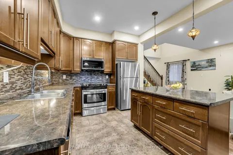 26 Creek Ridge St, Kitchener, ON N2R 0B5