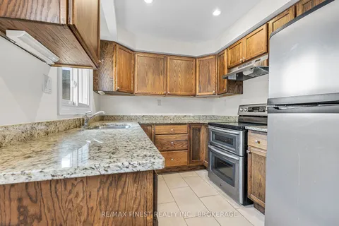 92 Windfield Cres, Kingston, ON K7K 6G4