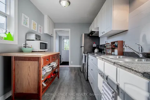 5 Sherbourne St, St. Catharines, ON L2M 5P8