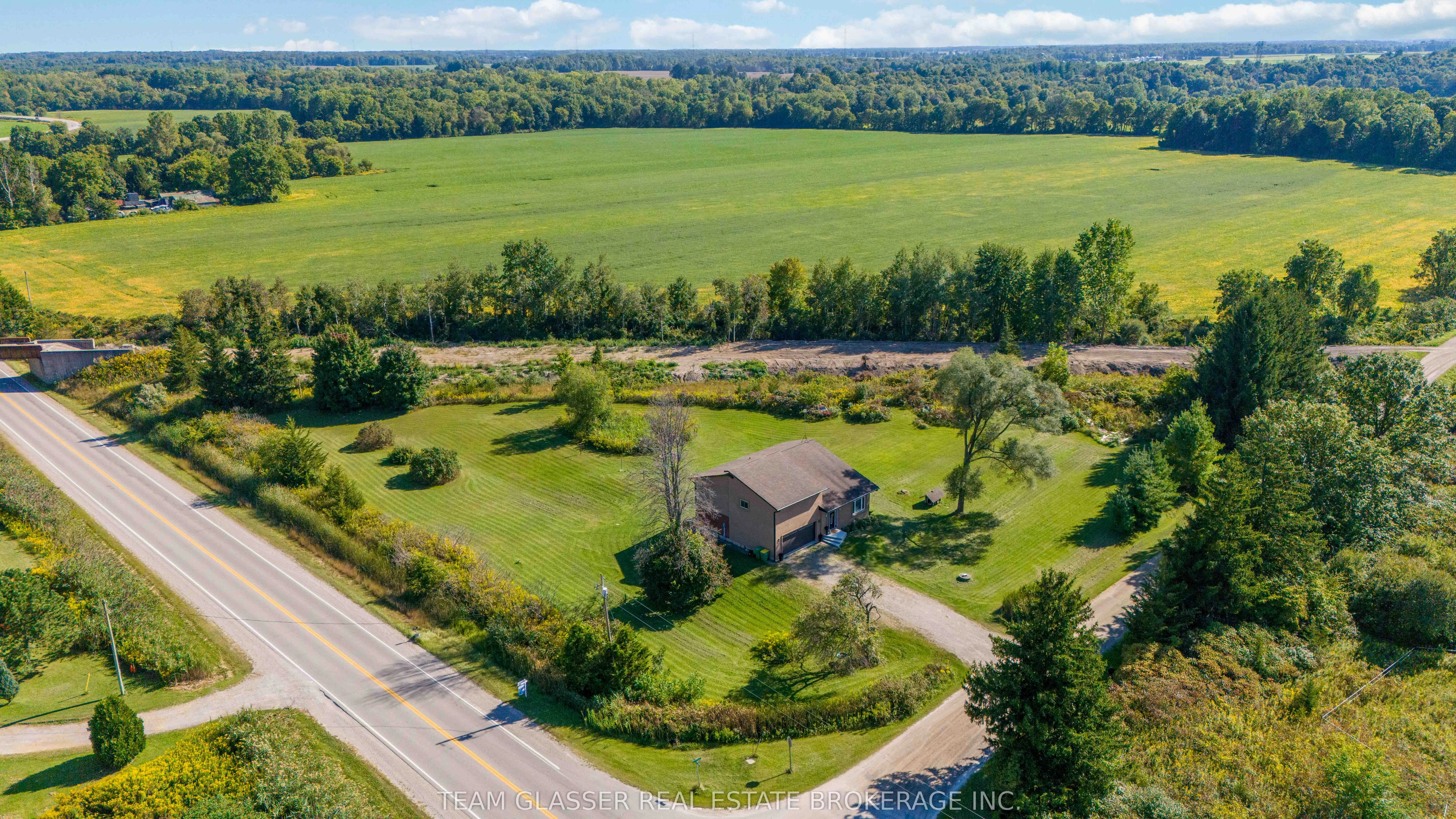 6571 CARROLL Drive, Southwest Middlesex, ON N0L 1T0