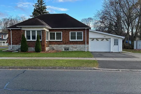 719 Herman St, Peterborough, ON K9J 3B3