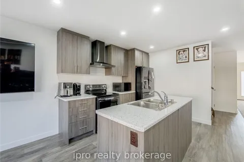 16 ROPER PL Pl, Kitchener, ON N2R 1R2