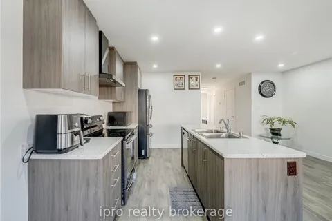16 ROPER PL Pl, Kitchener, ON N2R 1R2