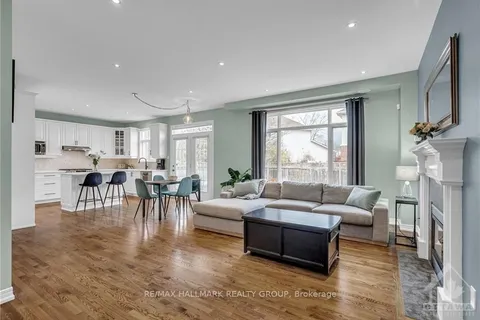 26 WINDGATE Cres, Kanata, ON K2M 2X1