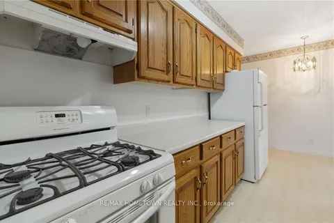 118 BELEY St, Brockville, ON K6V 6W2