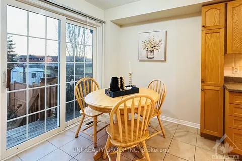 386 WISTERIA Cres, Blossom Park - Airport and Area, ON K1V 0N9