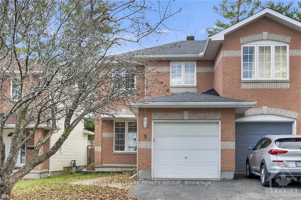5 NEWCASTLE Ave, Kanata, ON K2K 2R2