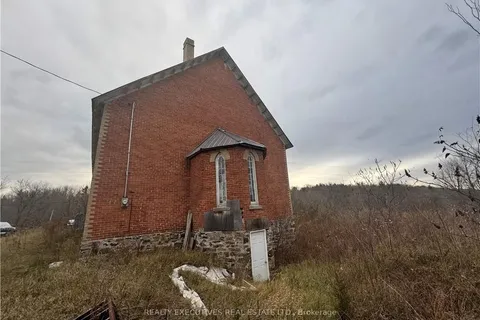 231 MABERLY-ELPHIN Road, Tay Valley, ON K0H 2B0