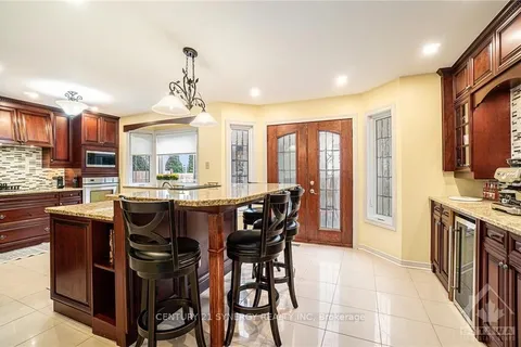 574 POCONO Cres, Orleans - Cumberland and Area, ON K4A 3J6