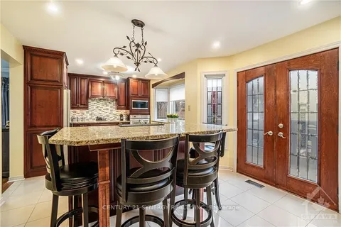 574 POCONO Cres, Orleans - Cumberland and Area, ON K4A 3J6