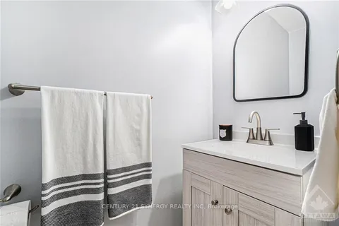 574 POCONO Cres, Orleans - Cumberland and Area, ON K4A 3J6