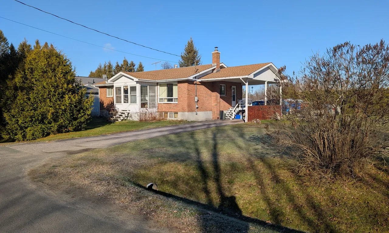 29 Maple St, West Nipissing, ON P0H 1M0