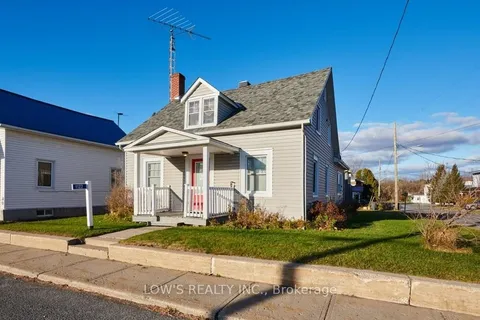 1127 LABROSSE St, East Hawkesbury, ON K0B 1P0