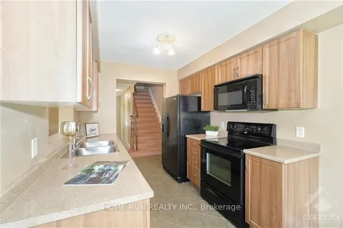 218 MOREL, Stittsville - Munster - Richmond, ON K2S 0M8