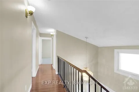 8 HENFIELD Ave, Barrhaven, ON K2J 1J8