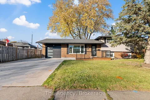 38 Martha Crt, Welland, ON L3C 4N2