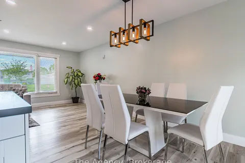 38 Martha Crt, Welland, ON L3C 4N2
