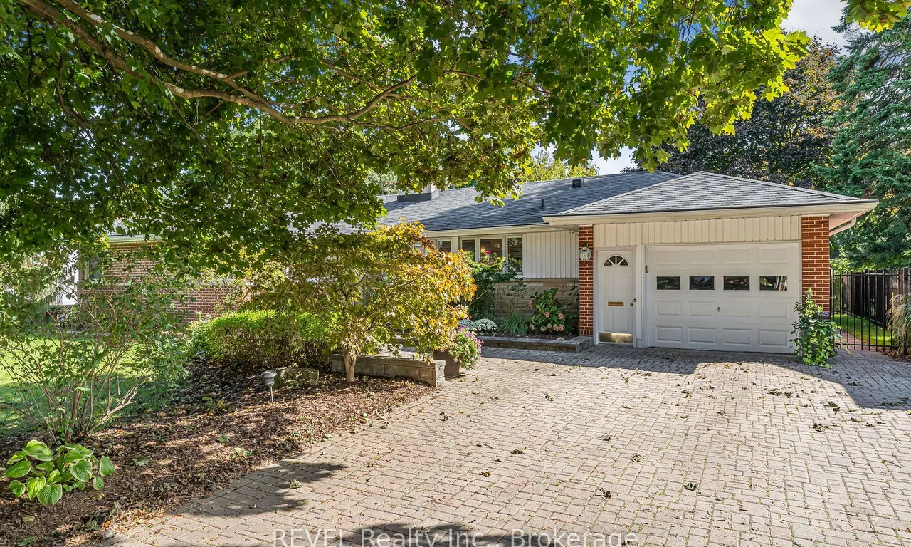 5 CHERRYHILL Dr, Grimsby, ON L3M 3B3