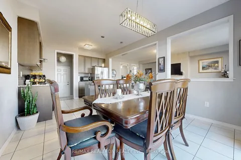 8663 Pawpaw Lane, Niagara Falls, ON L2H 3S5