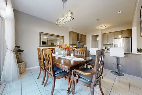 8663 Pawpaw Lane, Niagara Falls, ON L2H 3S5