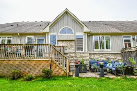 205 Galloway Tr, Welland, ON L3B 6G5