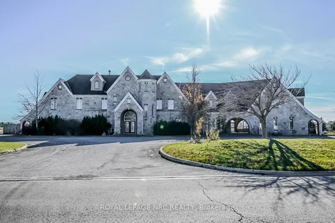 205 Galloway Tr, Welland, ON L3B 6G5