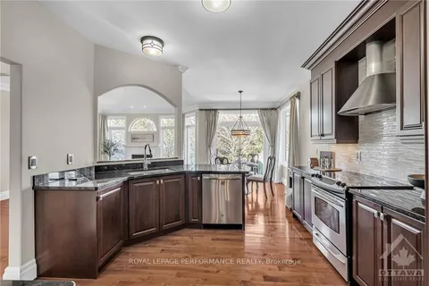 1907 CAPRIHANI Way, Orleans - Cumberland and Area, ON K4A 4P4