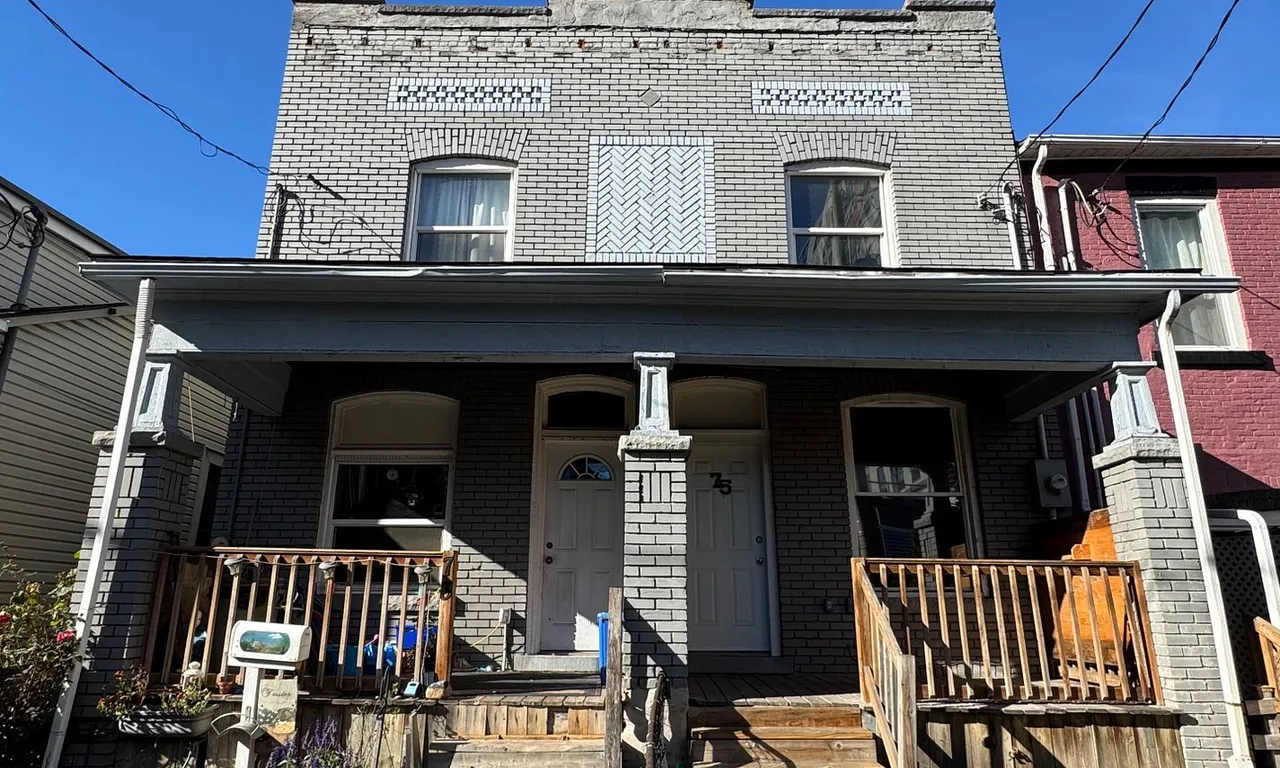 75 Cathcart St, Hamilton, ON L8R 1M6